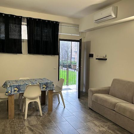 Roberta House Apartment Rozzano Bagian luar foto