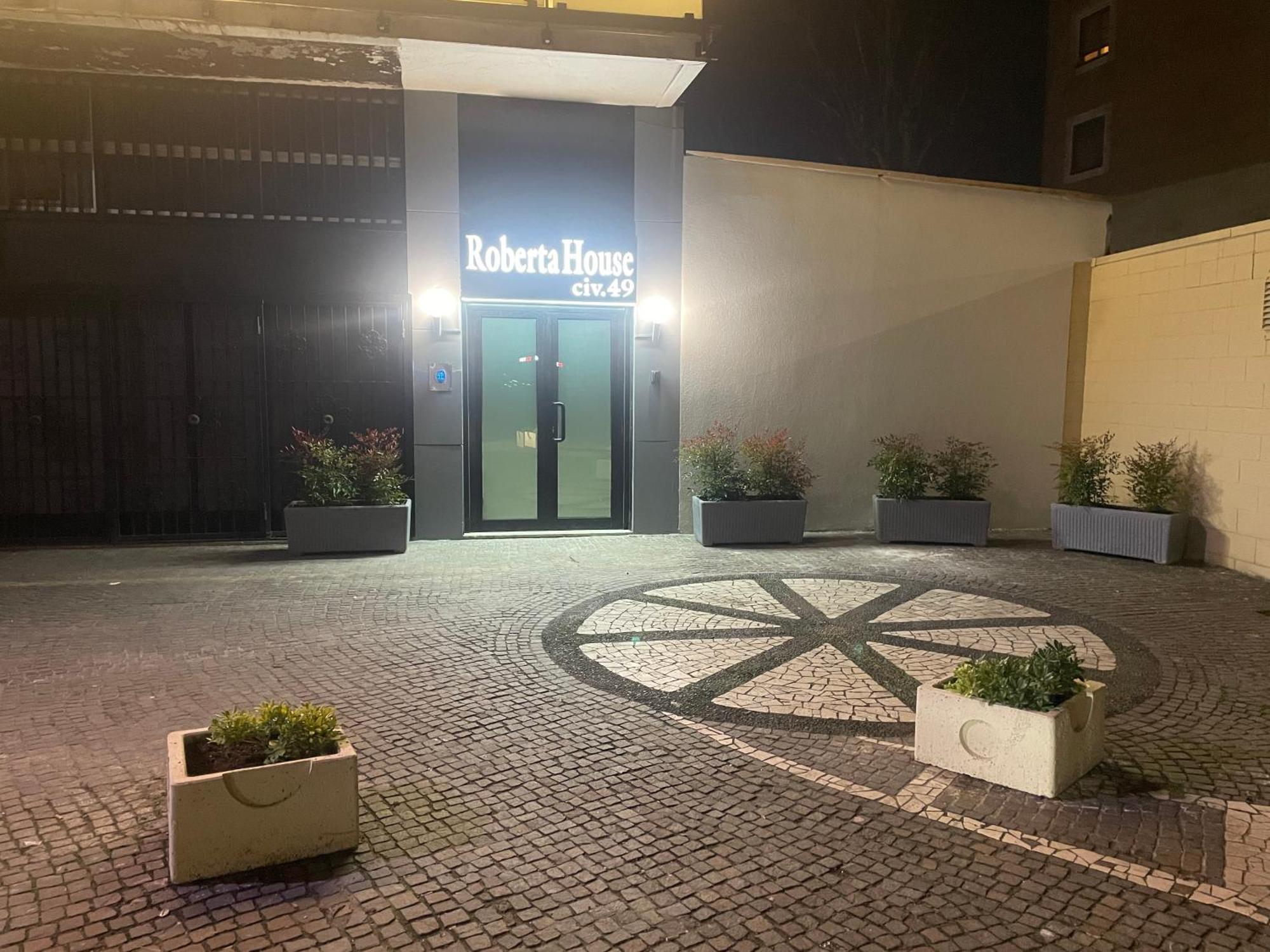 Roberta House Apartment Rozzano Bagian luar foto
